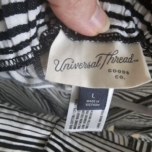 Universal Thread Black and White Striped Skirt